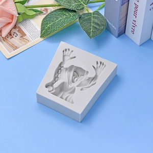 Gray silicone Grim Reaper mold for DIY baking and Halloween cake decorations