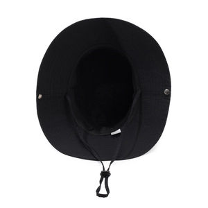 Chapeau de soleil noir avec large bord, mentonnière réglable et boutons de pression