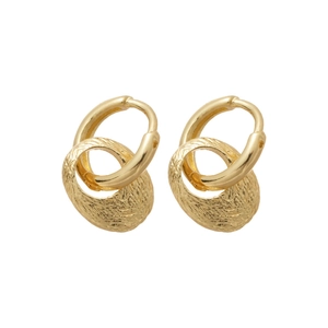 Golden double-hoop textured oval earrings with intertwined minimalist metal design