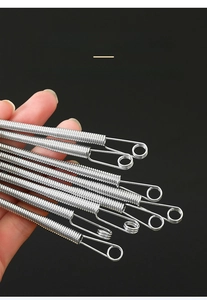 Detail eines Einfädelwerkzeugs aus Edelstahl mit glattem Rundkopf für schonende Gewebe