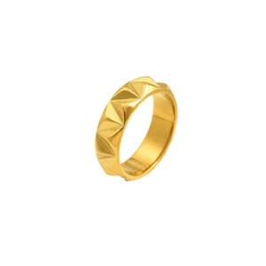 Modern gold-tone stainless steel ring with 3D geometric pyramid stud texture design