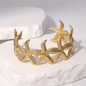 Elegante bracciale a polsino con stella marina placcato oro 18 carati da donna su pietra