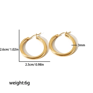 Detailed size chart for 18K gold stainless steel hoop earrings showing 2.6cm by 2.5cm dimensions