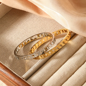 Elegant gold and silver stainless steel open bangles with hollow cuban link design in a gift box