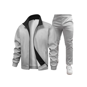 Ensemble de survêtement gris clair pour homme avec veste à col montant et pantalon