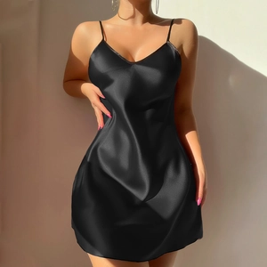 Elegantes schwarzes Minikleid aus Satin mit Spaghetti-Trägern und tiefem V-Ausschnitt