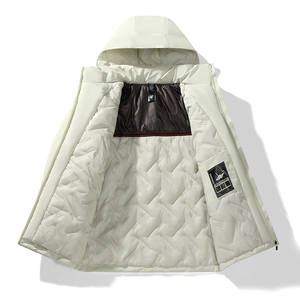 Weiße beheizbare Herrenjacke mit Kapuze, Graphen-Technologie und gestepptem Innenfutter