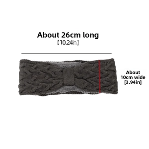 Size dimensions showing a 26cm length and 10cm width of this fleece-lined knit headband
