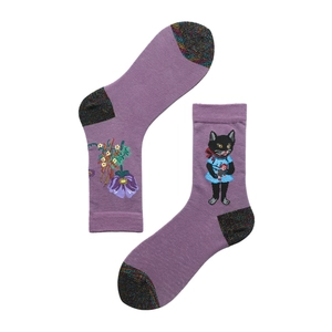 Purple cotton mid-tube socks featuring black cat and flower jacquard patterns on white