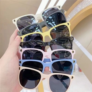 Lunettes De Soleil Enfants Monture Carrée Plastique Lentille Résine Mode Protection UV Garçons Filles Décor Métal D