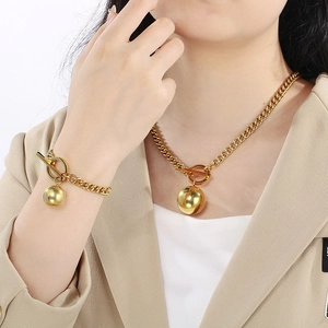 Set collana e bracciale a catena cubana dorata in acciaio inossidabile con sfera e fermaglio