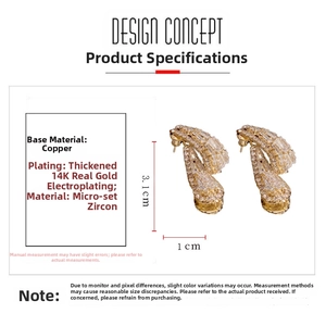 Détail montrant les dimensions de 3,1 cm des boucles d'oreilles zircon plaqué or 14K