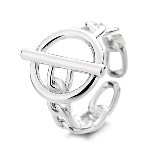 Anillo de cadena de plata minimalista con hebilla OT y diseño geométrico industrial