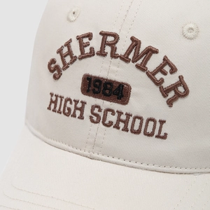 Berretto da baseball in cotone beige con ricamo vintage Shermer High School