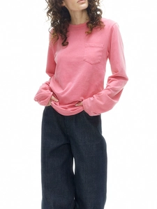 Pink crewneck long sleeve cotton T-shirt with pocket and blue wide-leg pants