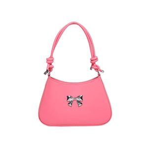 Sac bandoulière rose avec bandoulière nouée et détail nœud papillon en métal