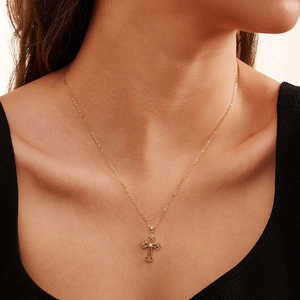 Elegant gold S925 sterling silver Celtic cross necklace with a sparkling center diamond