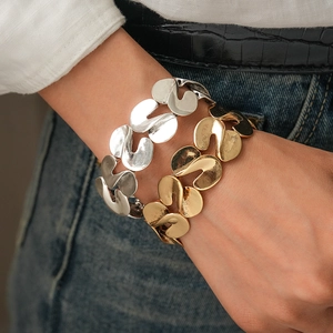Irregular S-Shaped Twisted Metal Bracelet Minimalist Alloy Elastic Bangle Trendy Western Style Jewelry For Women Elegant