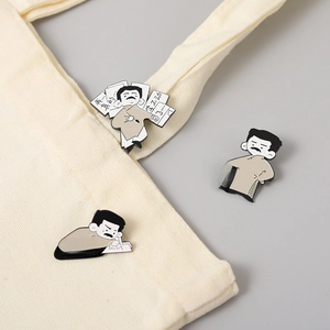 Spille in smalto Cartoon Lu Xun con citazioni motivazionali su borsa di tela