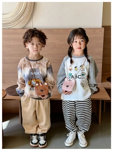 Children's cute bear-shaped crossbody bags shown in brown and pink on kid models