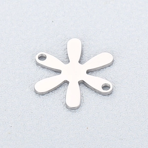 Minimalistischer silberner Blumenanhänger aus Edelstahl mit zwei Löchern für DIY-Schmuck