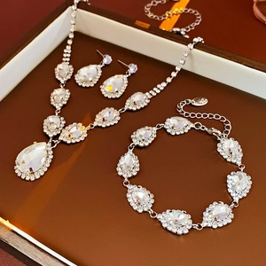 Parure de bijoux 4 pièces avec cristaux en forme de poire en coffret cadeau