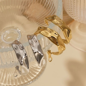Minimalist 316 stainless steel C-shaped textured earrings in gold and silver finishes