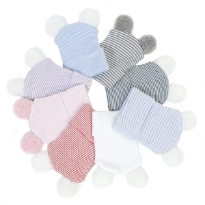 Berretti in maglia per neonati con due pompon in otto colori e motivo a righe