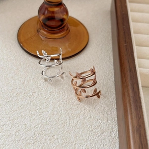 Adjustable 925 sterling silver leaf wrap rings in silver and rose gold finishes