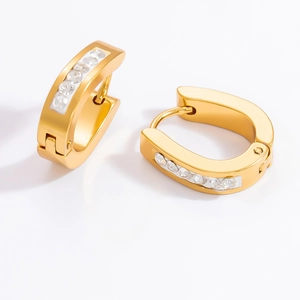 Detail of 18k gold plated U-shaped earrings featuring five sparkling white zircons