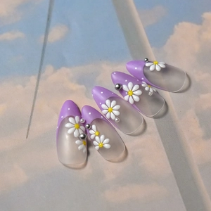 Lavender purple French press-on nails with 3D white daisies and pearl decorations
