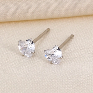 Elegant S925 sterling silver heart-shaped stud earrings with sparkling zircon stones