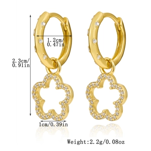 Detail of silver hoop earrings with hollow flower pendant and zircon size specifications
