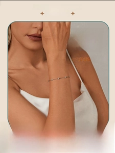 Close-up of elegant s925 sterling silver bracelet featuring sparkling moissanite stones