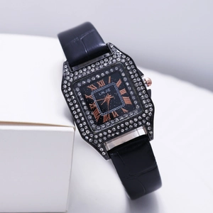Elegante quadratische Quarzuhr für Damen mit schwarzem Sternenzifferblatt und Kristallen