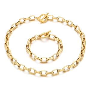 Minimalist gold plated titanium steel jewelry set with geometric chain and T-bar toggle