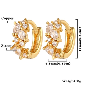 Dimensiones detalladas de los pendientes de circón bañados en oro de 18K, 11mm de alto y 2g