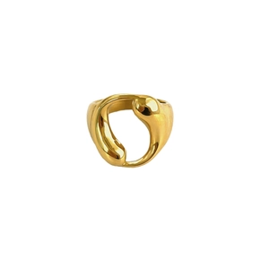 Anello minimalista in acciaio inossidabile placcato oro con scultura a goccia cava unica