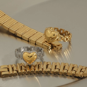 Polished heart-shaped stainless steel ring and bracelet set in gold and silver finish
