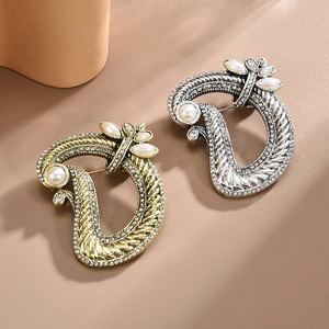 Vintage Letter D Alloy Brooch For Women Elegant Faux Artificial Pearl Rhinestone Clothing Pin Accessory Antique Bronze Silver Brooches