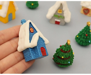 Miniature resin snow houses and Christmas trees for dollhouse desktop scene decoration