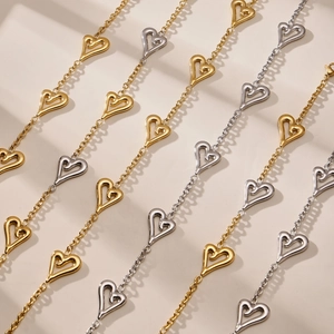 Set di collane in acciaio inossidabile oro 18K e argento con ciondoli a cuore traforati