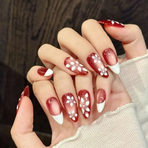 Unghie Finte Occhio di Gatto Dipinte a Mano Forma a Mandorla Bordeaux Nude French Tip per Donna Manicure Quotidiana Festa