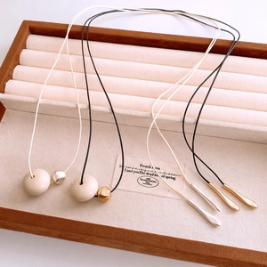 Minimalist Long Pendant Necklace Resin Round Bead Alloy Geometric Sweater Chain For Women Vintage Handcrafted