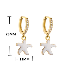 Starfish drop earrings with gold plating and zircons measuring 28mm by 13mm