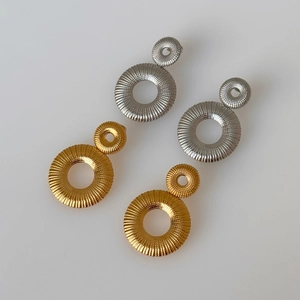 Minimalist pleated round 18k gold plated titanium hoop earrings in gold and silver set