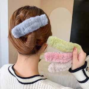 Plush Hair Claw Clip Faux Fur Large Shark Hairpin Autumn Winter Soft Elegant Hair Accessories For Women