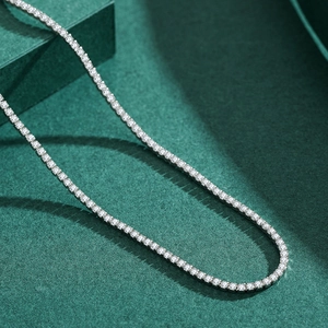 Luxurious S925 sterling silver choker necklace with full sparkling diamonds in a gift box