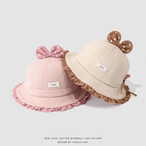 Süße Baby Fischerhüte aus Cord mit Schleifendekoration und Rüschenrand in Rosa und Beige