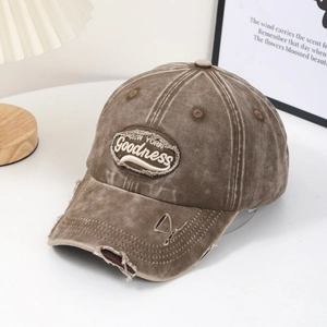 Casquette de baseball marron délavée vintage avec broderie New York et détails déchirés